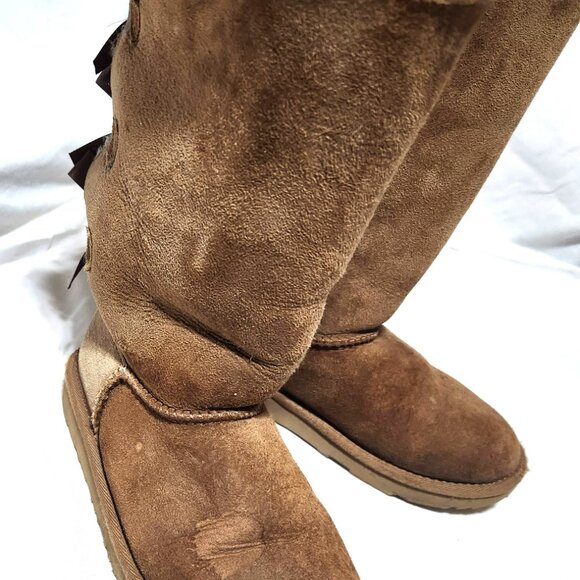 Girls’ UGG Bailey Bow II Boots – Size 2 – Chestnut Suede with Satin Ribbons - Picture 3 of 12
